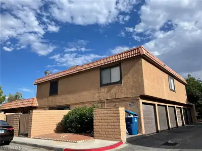 240 Shadybrook Lane B, Las Vegas
