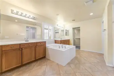 7038 PINK FLAMINGOS Place, North Las Vegas, NV 89084 Primary Bathroom