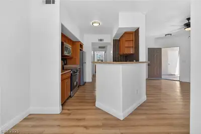 4400 South Jones Boulevard 1012 Kitchen