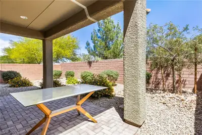 7240 Site Street Patio