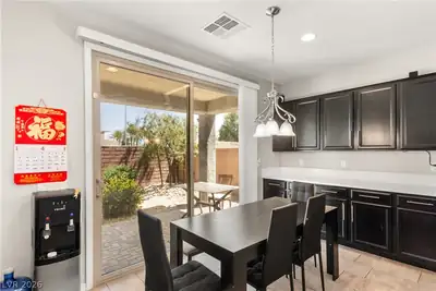 7240 Site Street Dining Area