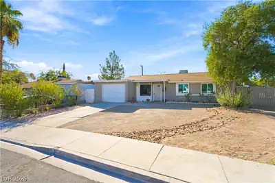 4517 Mark Avenue Las Vegas, NV 89108