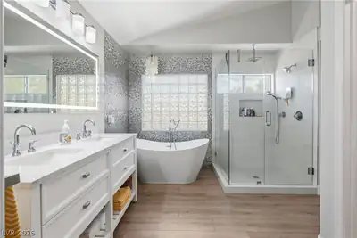 1816 Eagle Bluff Lane Primary Bathroom