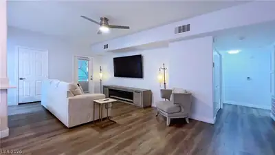 833 Aspen Peak Loop 613 Living Room