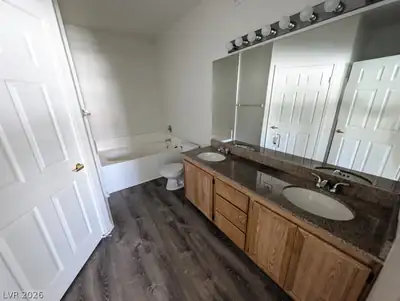 10550 West Alexander Road 2117 Primary Bathroom