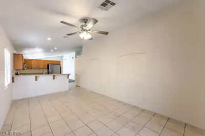 3186 CASTLE CANYON Avenue Dining Area