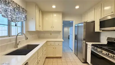 5425 Comchec Way 103 Kitchen
