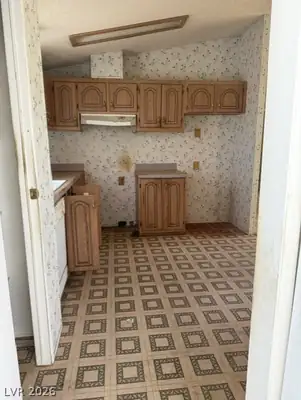 4560 Savoy Boulevard Kitchen