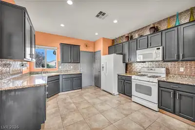 7617 Wingspread Street, North Las Vegas, NV 89084 Kitchen