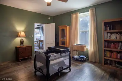 560 Bonelli Avenue Bedroom