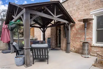 560 Bonelli Avenue Patio