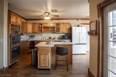560 Bonelli Avenue Kitchen