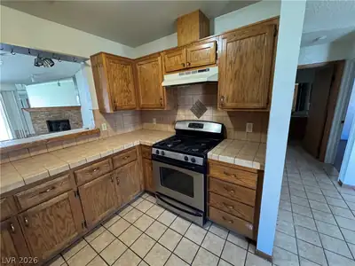 328 Caracas Drive Kitchen