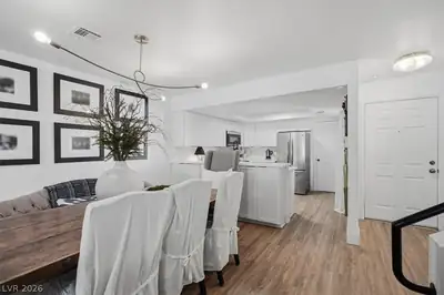 6250 West Flamingo Road 93 Dining Area