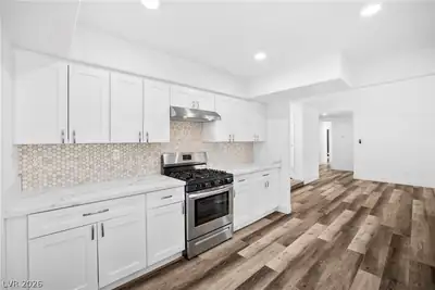 1904 Bradbury Circle Circle Kitchen