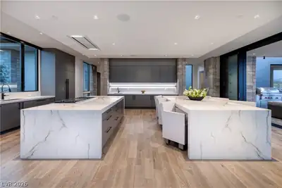 10 Sunrise Beach Circle Kitchen