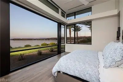 10 Sunrise Beach Circle Primary Bedroom
