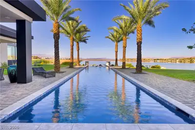 10 Sunrise Beach Circle Pool