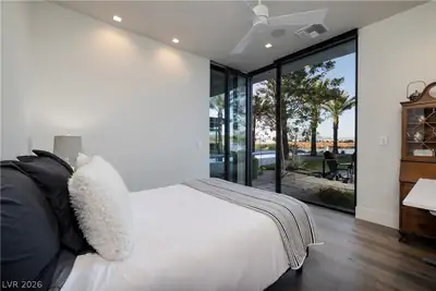 10 Sunrise Beach Circle Bedroom