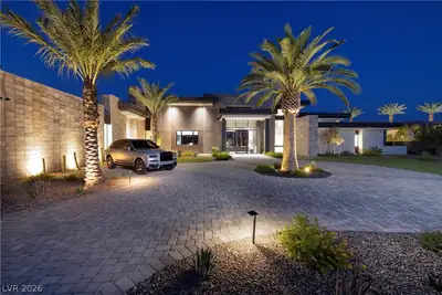 10 Sunrise Beach Circle Front of Structure