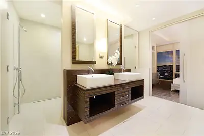 3750 Las Vegas Boulevard 3411 Primary Bathroom