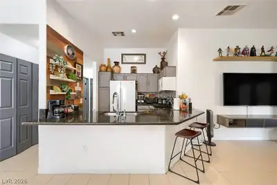 5234 Panguitch Drive, Las Vegas, NV 89122 Kitchen
