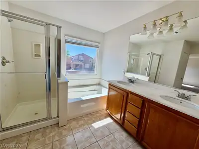 4213 Great Egret Lane Primary Bathroom