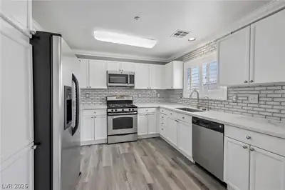 7413 Beguiling Court Kitchen