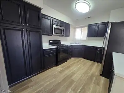 6413 Sterling Springs Parkway Kitchen
