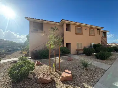 1050 East Cactus Avenue 1082 
