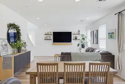 10391 Sadie Blake Avenue Dining Area