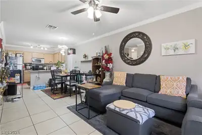 2121 Willowbury Drive C Living Room