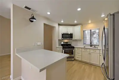 1453 Padbury Court 2, Las Vegas, NV 89102 Kitchen
