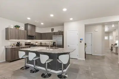 3759 North Andorian Avenue Kitchen