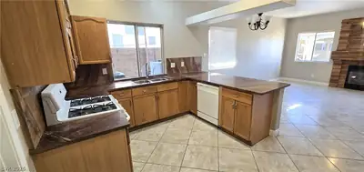 1414 Firecrest Court Kitchen