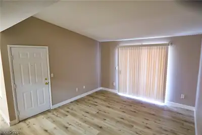 5055 West Hacienda Avenue 2017 Living Room