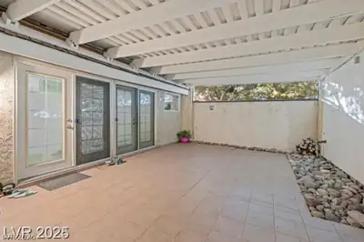 3255 Liahona Way Patio