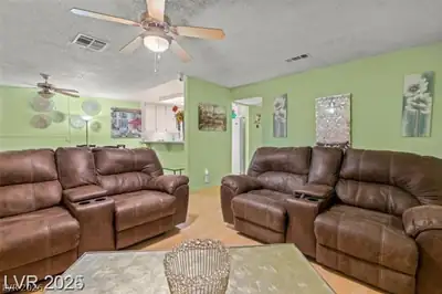 3255 Liahona Way Living Room