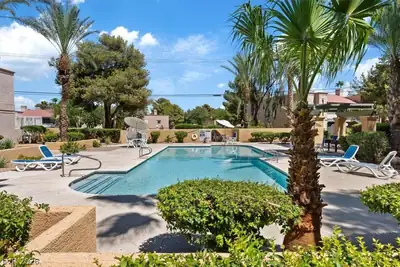 5154 South Jones Boulevard 203 Pool