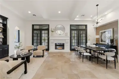 10997 Tranquil Waters Court Living Room