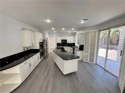 8207 Vista Colorado Street Kitchen