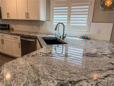 9445 Doe Mountain Court Kitchen