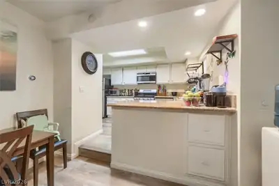 4951 Schumann Drive, Las Vegas, NV 89146 Kitchen