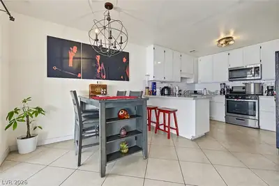 6992 Quarry Drive Dining Area