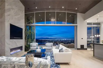 677 Tranquil Rim Court Living Room