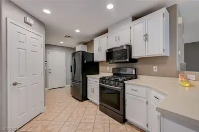 5017 Diamond Ranch Avenue, Las Vegas, NV 89131 Kitchen