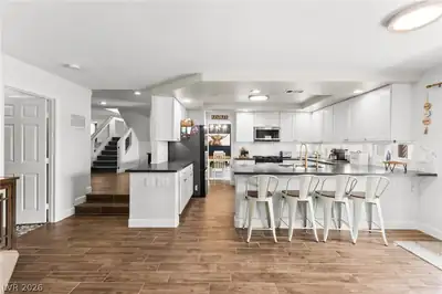 8213 Fawn Heather Court Kitchen