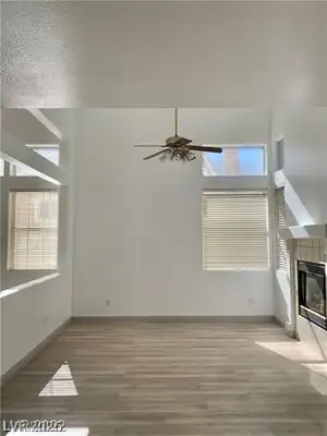 1848 Thunder Mountain Drive Living Room
