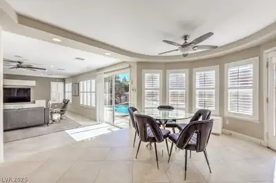 4453 Melrose Abbey Place Dining Area