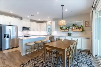 10583 Valletta Avenue Kitchen